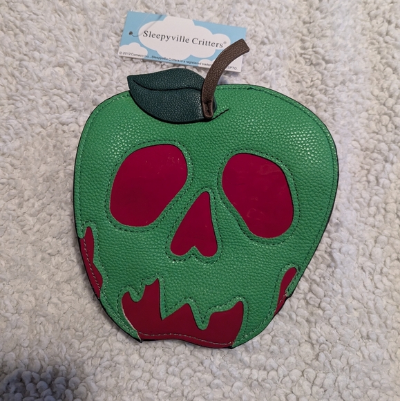 BNWT Sleepyville Critters apple purse - Picture 1 of 4